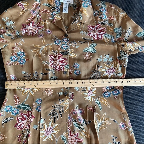 VINTAGE caramel silk button up top earthy floral print padded shoulders 10 - Picture 9 of 10
